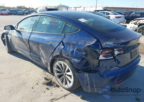 2022 Tesla Model 3 Long Range Dual Motor All-Wheel Drive z USA, uszkodzony, nr VIN 5YJ3E1EB8NF262534